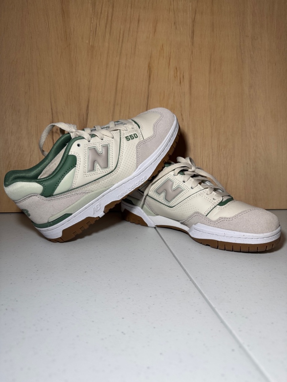 Women's New Balance BBW550 BBW550HK Sneakers Beige Green Leather Lifestyle Shoes